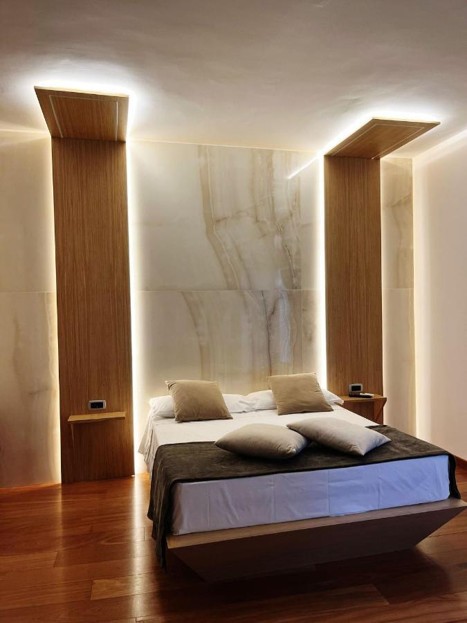 Olympus Capua Hotel Buitenkant foto